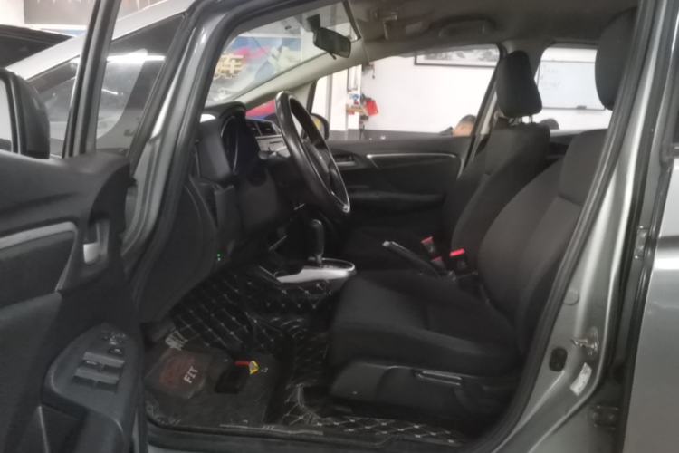 Used Honda Fit 2016 1.5L SE CVT Fashion Model Left Front Seat