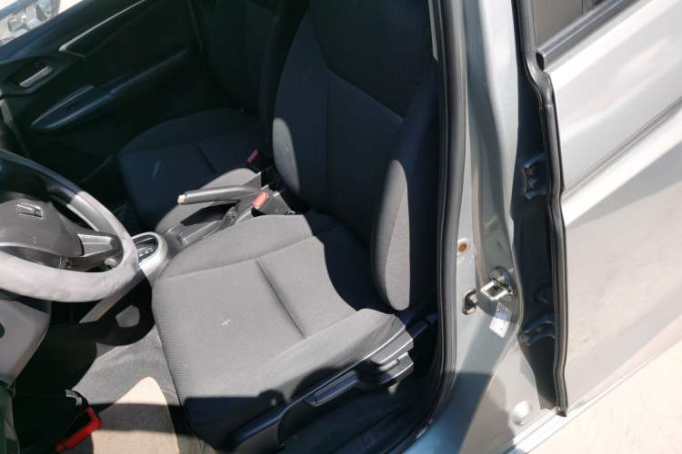 Used Honda Fit 2016 1.5L SE CVT Fashion Model Left Front Seat