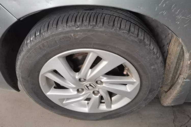 Used Honda Fit 2016 1.5L SE CVT Fashion Model Left Front Wheel Hub