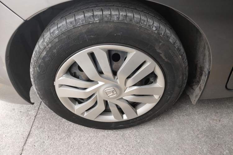 Used Honda Fit 2016 1.5L LX CVT Comfort Model Left Front Wheel Hub