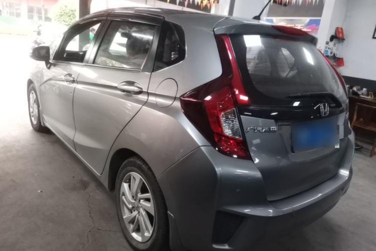 Used Honda Fit 2016 1.5L SE CVT Fashion Model Rear Left 45 Deg