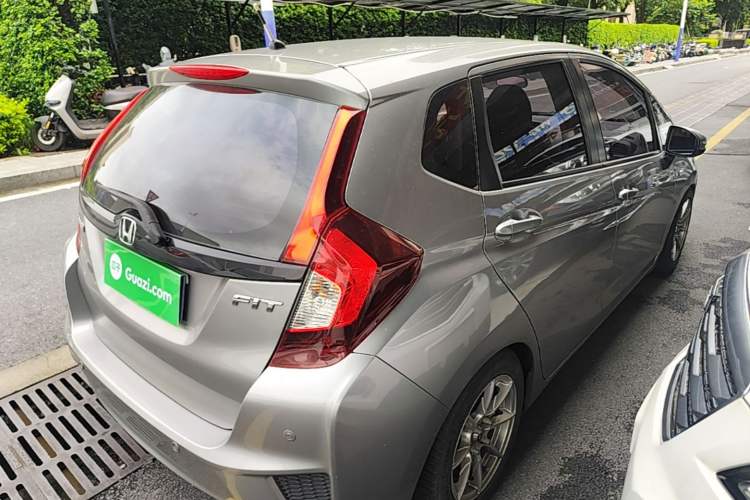 Used Honda Fit 2016 1.5L LXS CVT Comfort Sunroof Version Rear Right 45 Deg