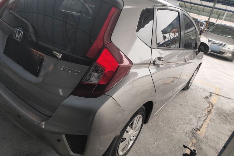 Used Honda Fit 2016 1.5L LX CVT Comfort Model Rear Right 45 Deg