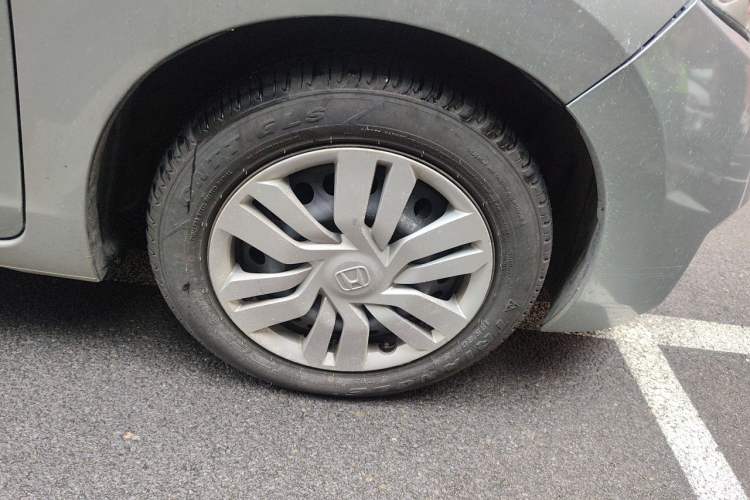 Used Honda Fit 2016 1.5L LX CVT Comfort Model Right Front Wheel Hub