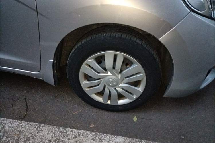 Used Honda Fit 2016 1.5L LXS CVT Comfort Sunroof Version Right Front Wheel Hub