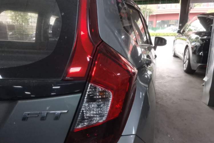 Used Honda Fit 2016 1.5L SE CVT Fashion Model Right Rear Taillight
