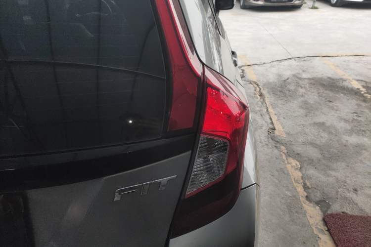 Used Honda Fit 2016 1.5L LX CVT Comfort Model Right Rear Taillight