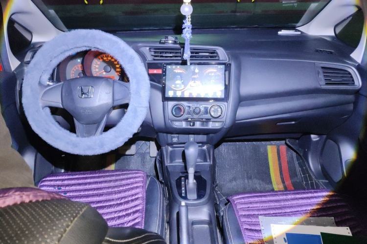 Used Honda Fit 2016 1.5L LX CVT Comfort Model Center Console