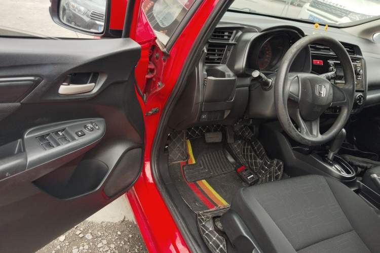 Used Honda Fit 2016 1.5L LX CVT Comfort Model Driver Seat