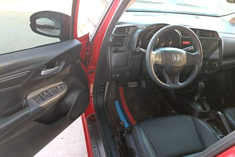 Used Honda Fit 2016 1.5L LXS CVT Comfort Sunroof Version Driver Seat