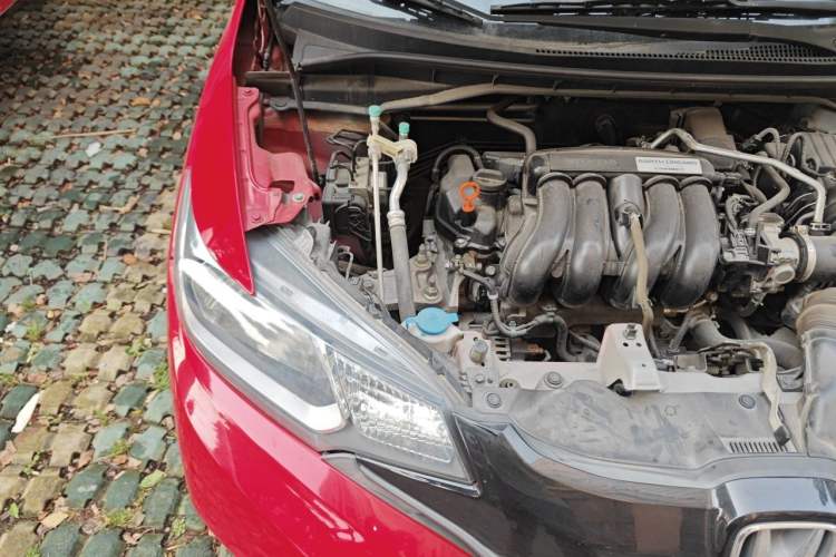 Used Honda Fit 2016 1.5L SES CVT Fashion Sunroof Edition Engine Bay Right