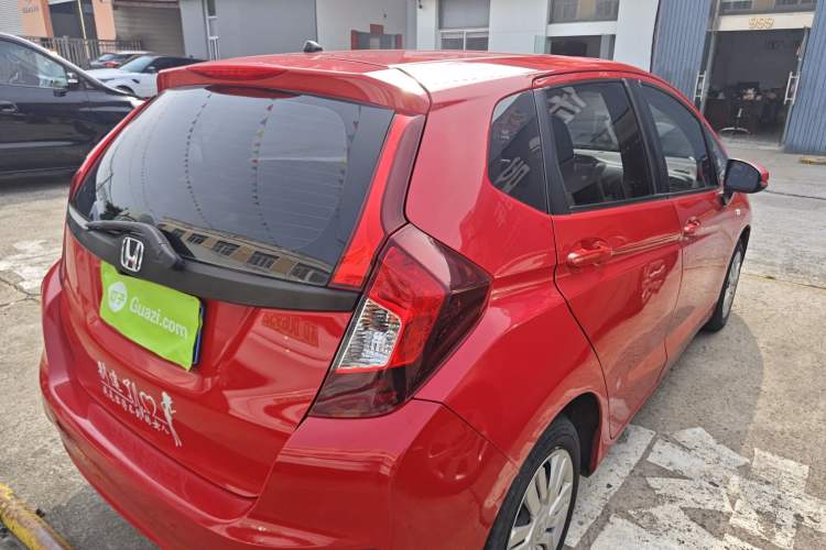 Used Honda Fit 2016 1.5L LX CVT Comfort Model Exterior 3