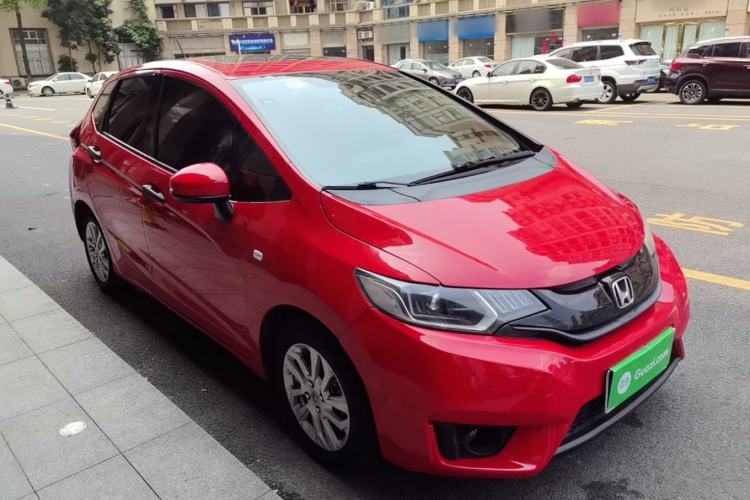 Used Honda Fit 2016 1.5L LXS CVT Comfort Sunroof Version Front Right 45 Deg