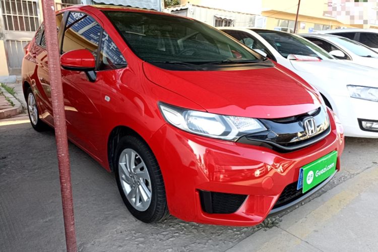 Used Honda Fit 2016 1.5L LXS CVT Comfort Sunroof Version Front Right 45 Deg