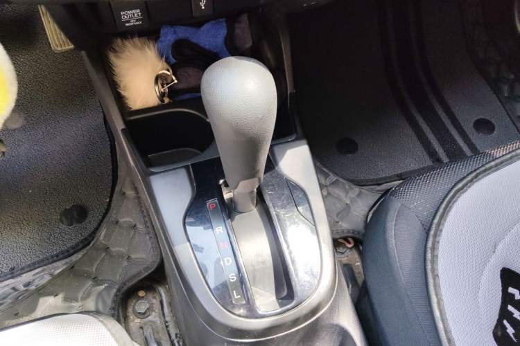 Used Honda Fit 2016 1.5L LXS CVT Comfort Sunroof Version Gear Lever
