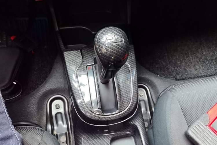 Used Honda Fit 2016 1.5L LXS CVT Comfort Sunroof Version Gear Lever