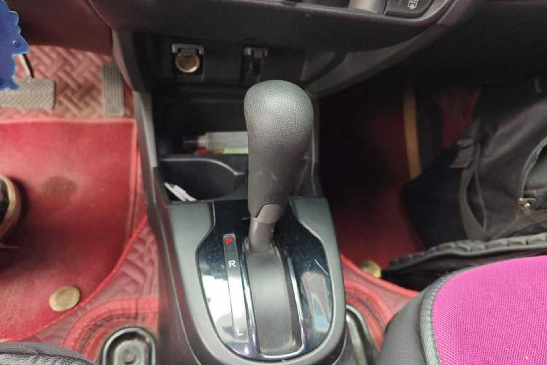 Used Honda Fit 2016 1.5L LXS CVT Comfort Sunroof Version Gear Lever