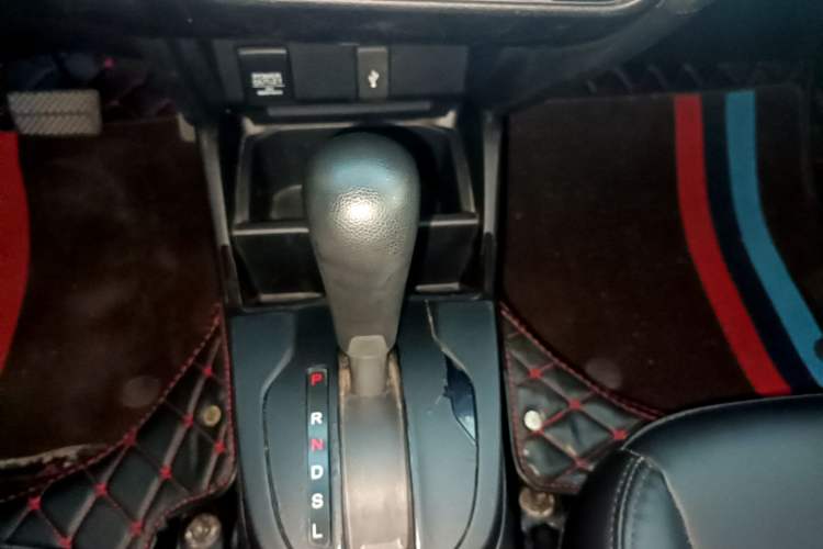 Used Honda Fit 2016 1.5L LXS CVT Comfort Sunroof Version Gear Lever