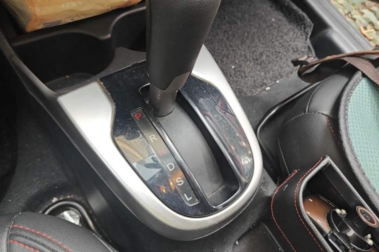 Used Honda Fit 2016 1.5L SES CVT Fashion Sunroof Edition Gear Lever