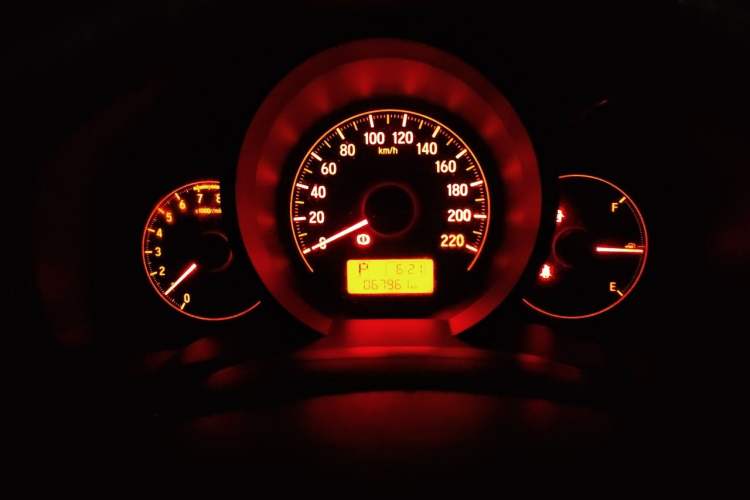 Used Honda Fit 2016 1.5L LX CVT Comfort Model Instrument Cluster