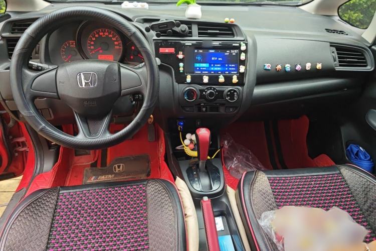 Used Honda Fit 2016 1.5L LX CVT Comfort Model Interior 2