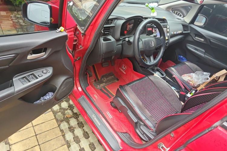 Used Honda Fit 2016 1.5L LX CVT Comfort Model Interior 3