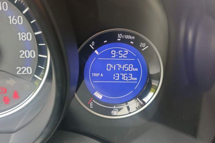 Used Honda Fit 2016 1.5L LXS CVT Comfort Sunroof Version Odometer Close Up