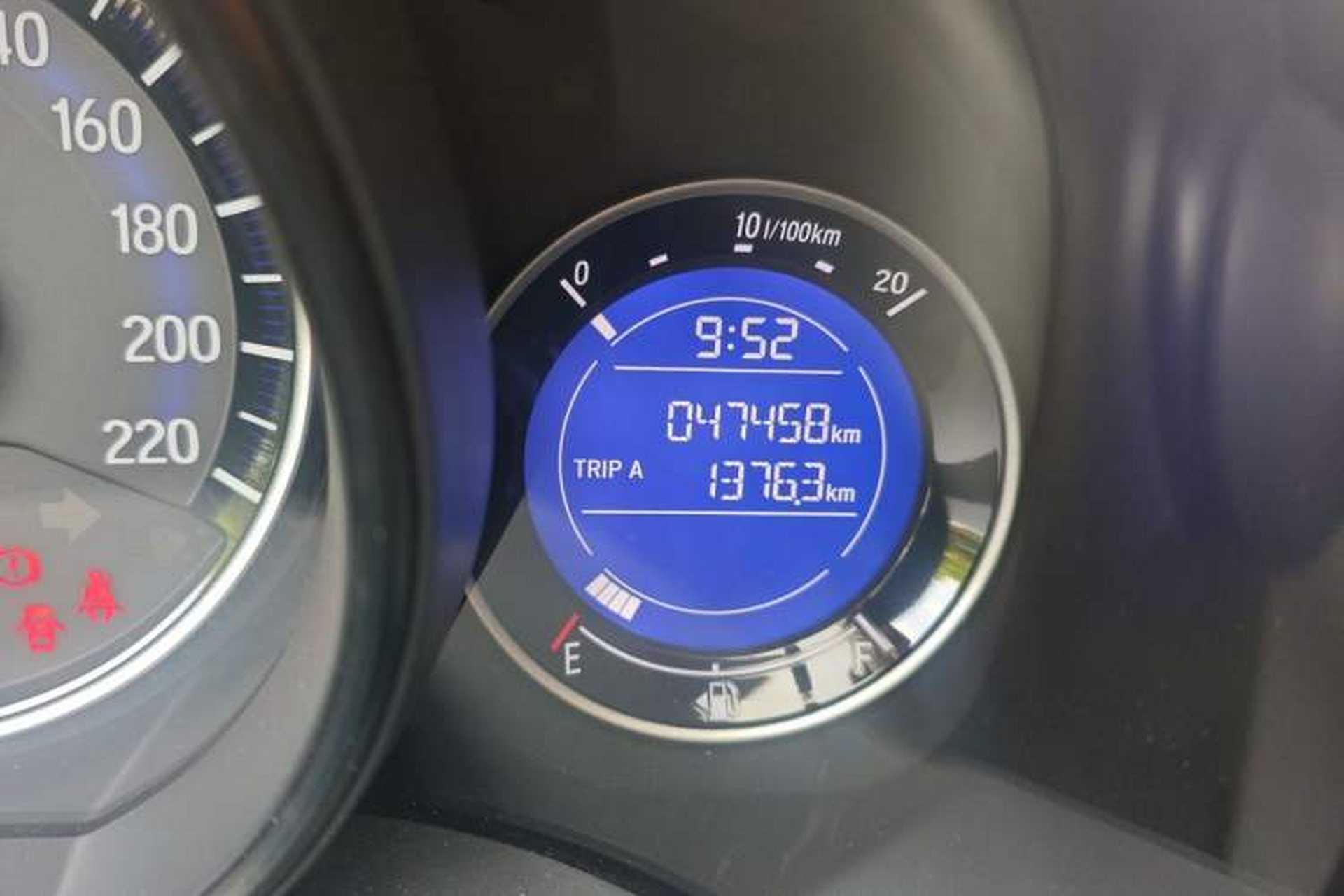 Used Honda Fit 2016 1.5L LXS CVT Comfort Sunroof Version Odometer Close Up