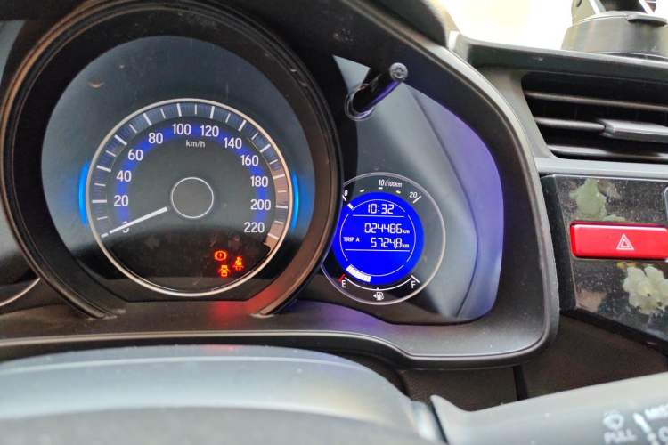 Used Honda Fit 2016 1.5L LXS CVT Comfort Sunroof Version Odometer Close Up