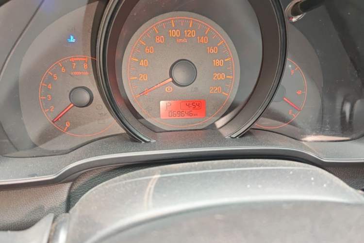 Used Honda Fit 2016 1.5L LX CVT Comfort Model Odometer Close Up