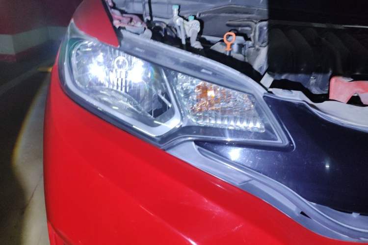 Used Honda Fit 2016 1.5L LX CVT Comfort Model Right Front Headlight