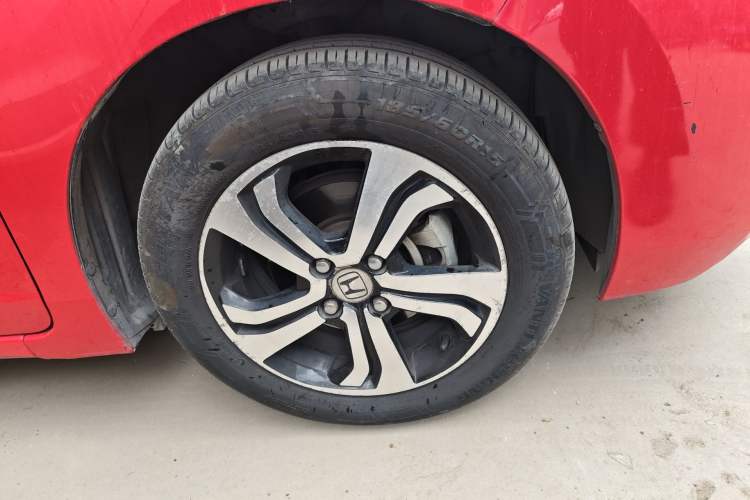 Used Honda Fit 2016 1.5L LXS CVT Comfort Sunroof Version Right Front Wheel Hub