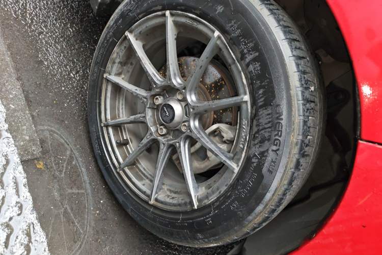 Used Honda Fit 2016 1.5L LXS CVT Comfort Sunroof Version Right Front Wheel Hub
