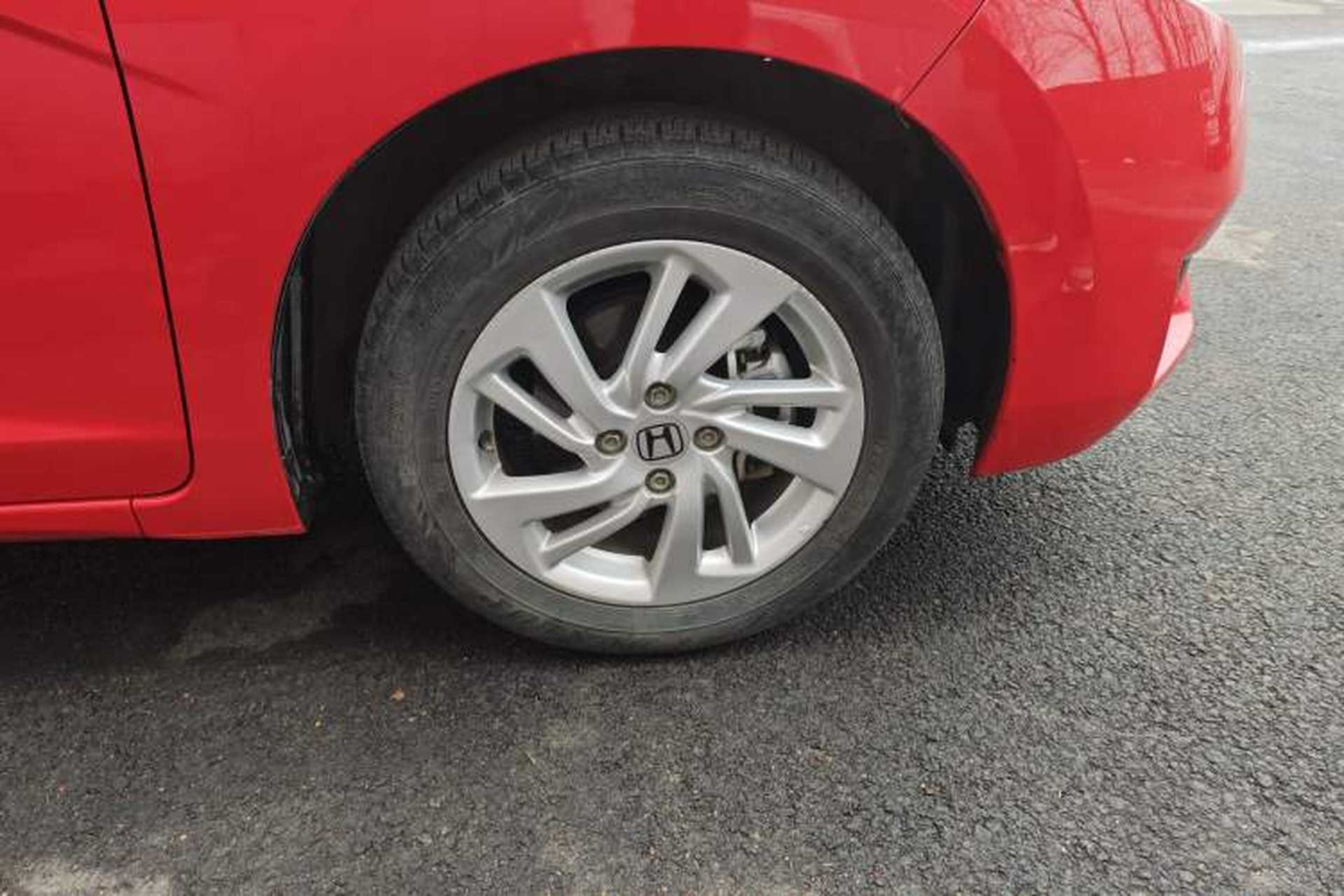 Used Honda Fit 2016 1.5L LXS CVT Comfort Sunroof Version Right Front Wheel Hub