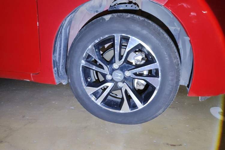 Used Honda Fit 2016 1.5L LX CVT Comfort Model Right Front Wheel Hub