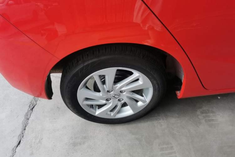 Used Honda Fit 2016 1.5L LX Manual Comfort Model Right Rear Wheel Hub