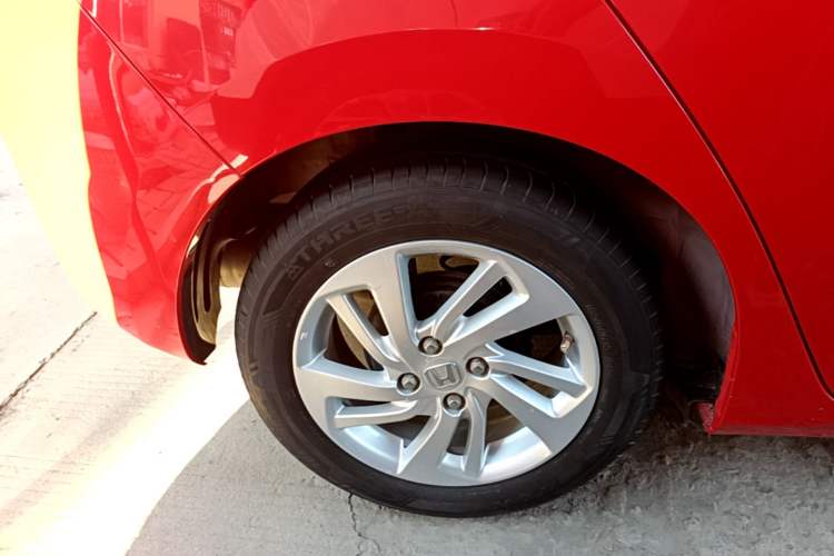 Used Honda Fit 2016 1.5L LXS CVT Comfort Sunroof Version Right Rear Wheel Hub