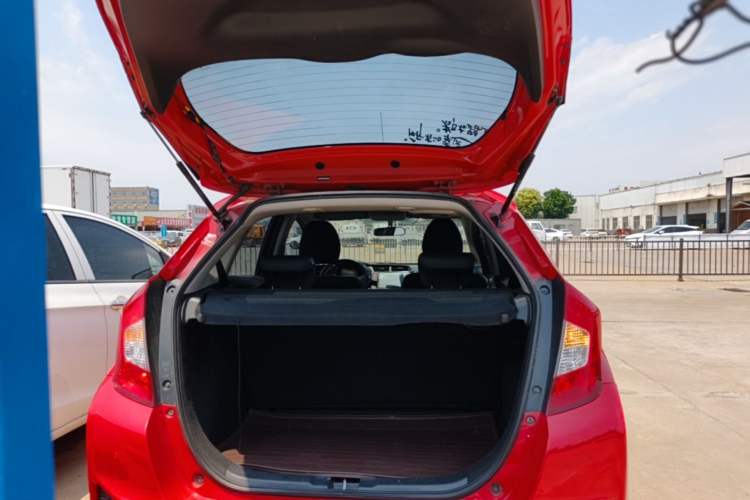 Used Honda Fit 2016 1.5L LX CVT Comfort Model Trunk