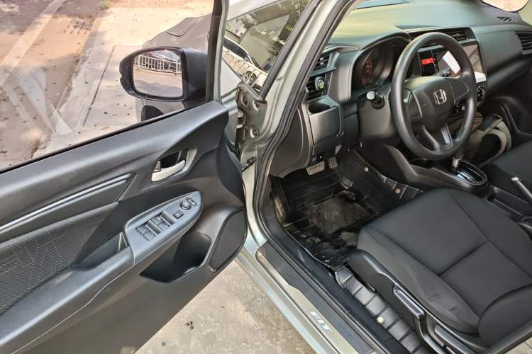 Used Honda Fit 2016 1.5L LX CVT Comfort Model Driver Seat