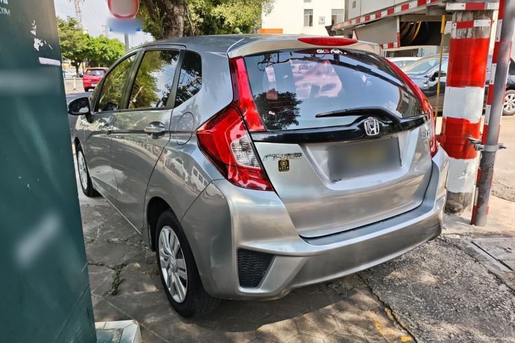 Used Honda Fit 2016 1.5L LX CVT Comfort Model Exterior 2