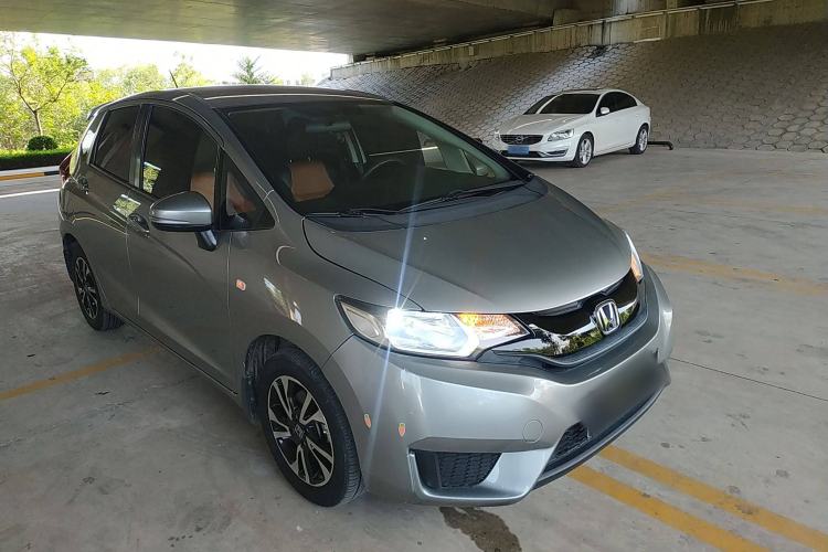 Used Honda Fit 2016 1.5L LX CVT Comfort Model Front Right 45 Deg