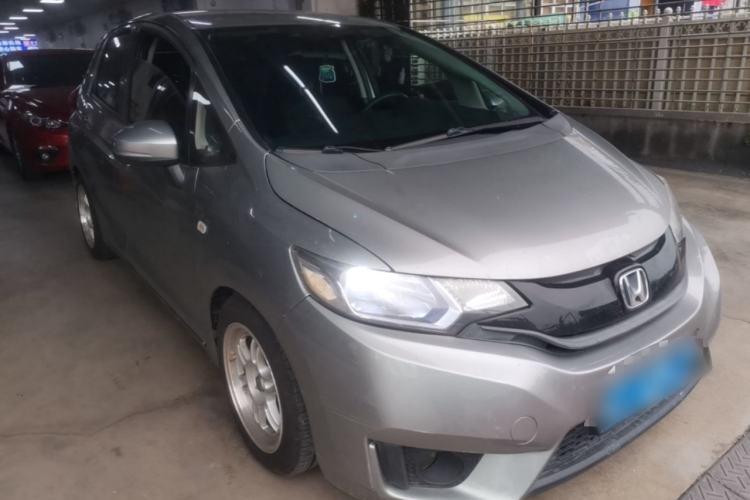 Used Honda Fit 2016 1.5L LX CVT Comfort Model Front Right 45 Deg