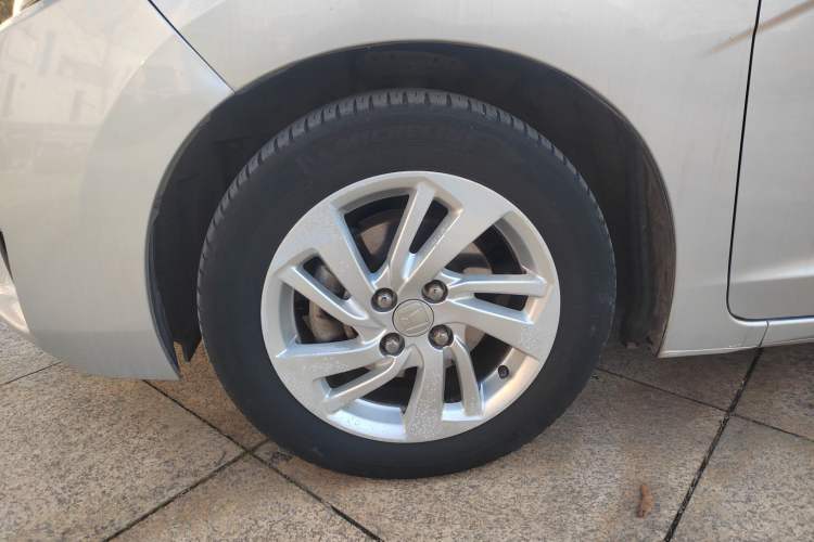 Used Honda Fit 2016 1.5L LX Manual Comfort Model Left Front Wheel Hub