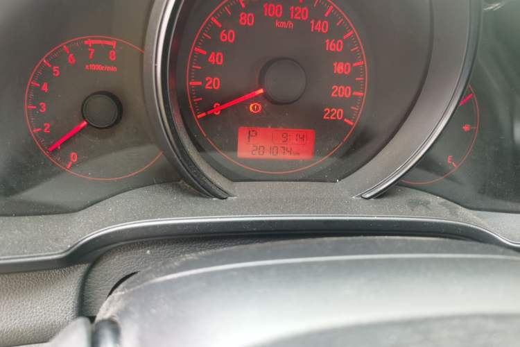 Used Honda Fit 2016 1.5L LX CVT Comfort Model Odometer Close Up