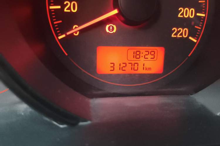 Used Honda Fit 2016 1.5L LX Manual Comfort Model Odometer Close Up
