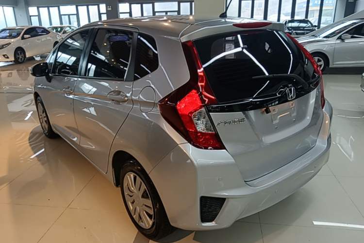 Used Honda Fit 2016 1.5L LX CVT Comfort Model Rear Left 45 Deg