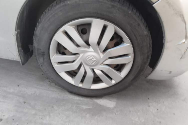 Used Honda Fit 2016 1.5L LX Manual Comfort Model Right Front Wheel Hub
