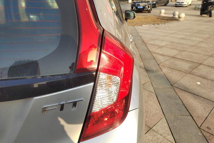 Used Honda Fit 2016 1.5L LX Manual Comfort Model Right Rear Taillight