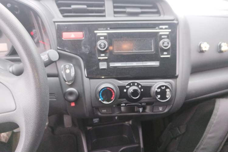 Used Honda Fit 2016 1.5L LX Manual Comfort Model Audio And AC Panel