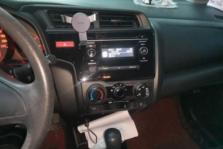 Used Honda Fit 2016 1.5L LX CVT Comfort Model Audio And AC Panel